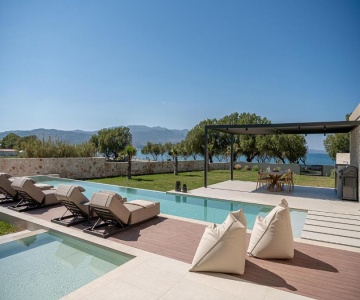 Pnoe Villas - Seafront Experience