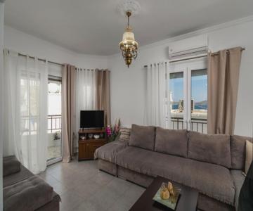 Renalda House In The Port Of Adamas