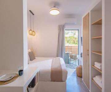 Niriis Mountain View Studio Kymo Batsi