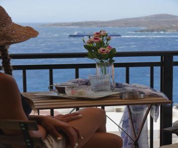 Sea Breeze-vaporia-syros