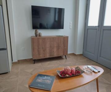 Central Apartment In Ermoupolis