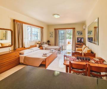 Colonial Studio/apartment