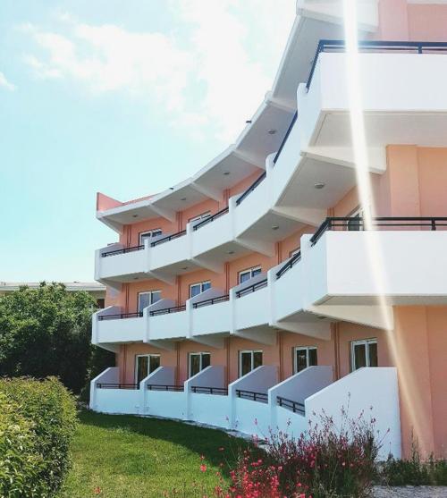Diamond Apartments
