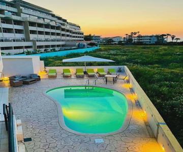 White&blue Luxury Suites