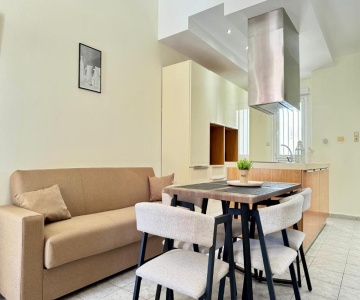 Spacious & Cozy Apartment, With Big Yard, In Kos