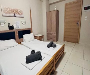 Alekas Garden View Studios