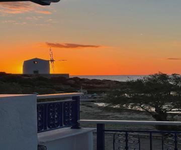 Stelios' Beachfront Retreat