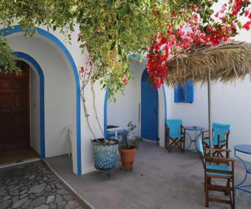 Flora Studios Perissa Santorini