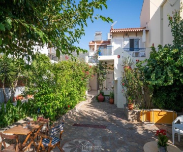 Elli Studios & Apartments