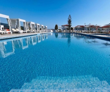 Sirenes Beach Resort