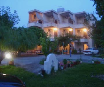 Apartments Skardoutsou