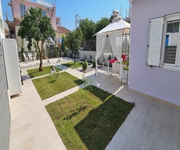 Fiore , 200m From Central Square