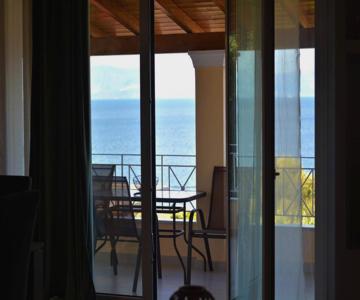 Tsaki Seaview Apartment