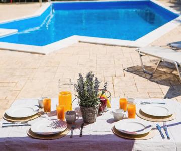 Olive Grove Poolside Apartments