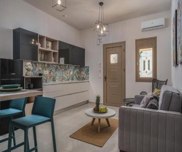 Andy & Hari's Elegant Town Studios