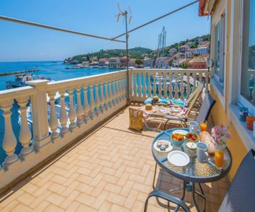 oceanbreeze'' Studio