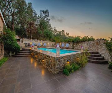 Vasia's Artist's Villa