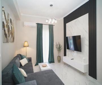 Elarion Elegant Port Apartment