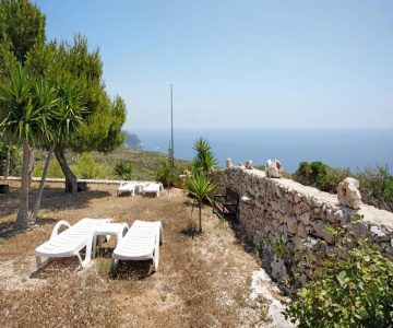 Lithahiro Stone House