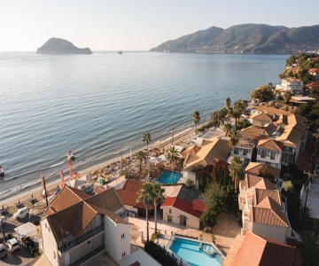 Manthos Beachfront Apartments