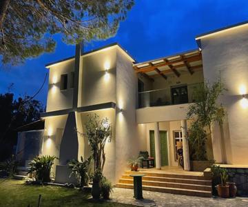 Andromahi Apartments & Suites