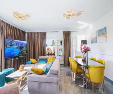 Ilianas R&f Luxury Home