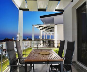 LOUTRA VILLAS