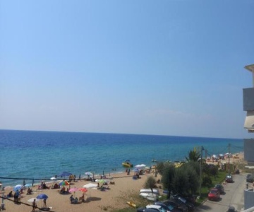 Breeze Lux Apartment - Front To The Beach
