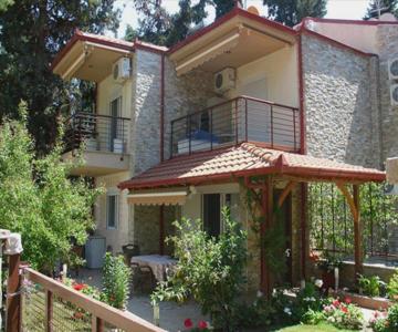 Purple_rose_apartment