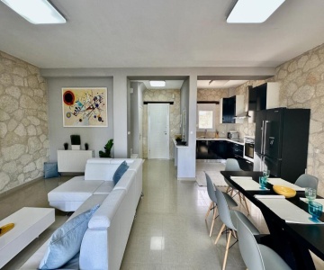 Four Seasons - The Eco Friendly Villa