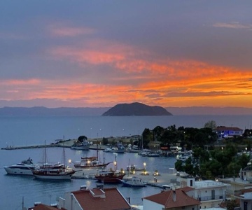 Βalcony View Μarmaras