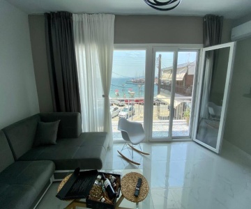 Candi Central Apartments