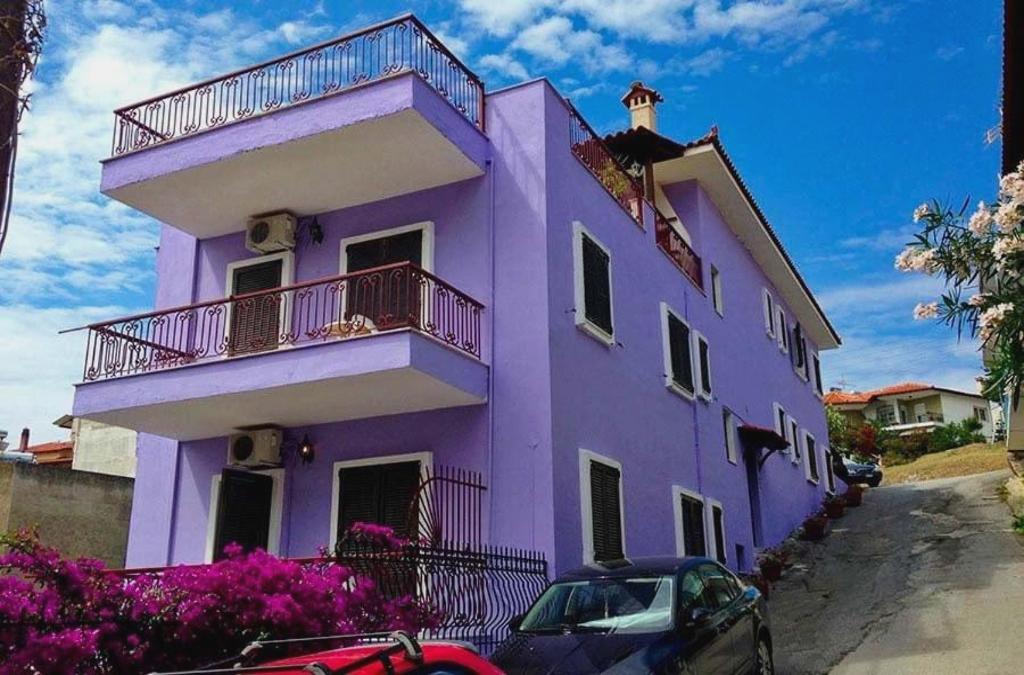 La Mira House