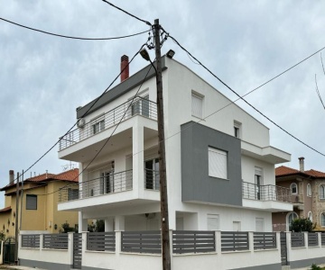 Adoniss Apartmentss 2