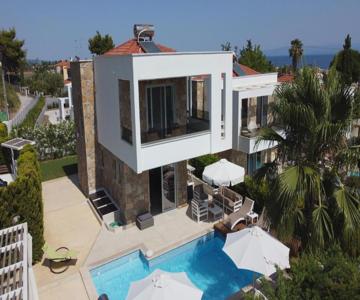 Villa Douglas - Private Pool, Bbq, 4bdrms, View