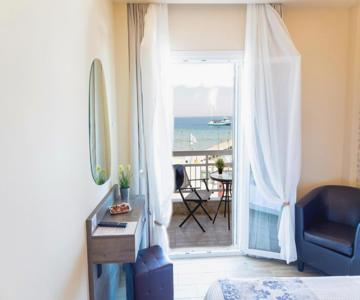 Plateia Rooms