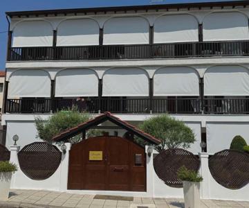 Amaryllis House