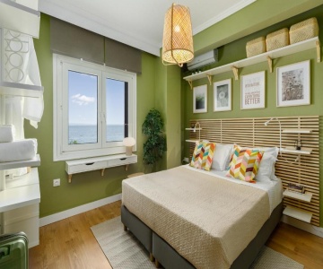 Azure Breeze - Coastal Chic Getaway By The Sea