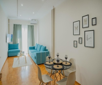 Celia's Apparntment Serres