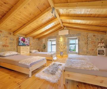 Crown House In Areopolis