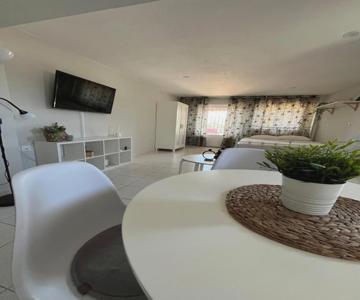 Cozy Mycenae Escape Near Ruins