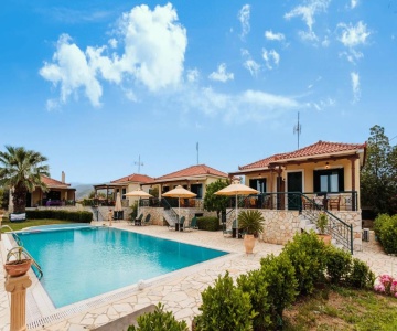 Dukes Poolside Houses