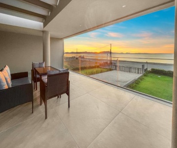 Sun And Sea Apartment - Beachfront, 2 Bedrooms With Sea View & Garden