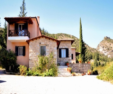 Aesthetic Delight - Stone Villa In Mystras