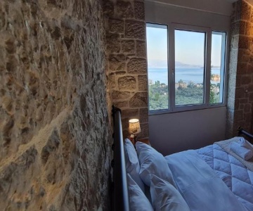 Πέτρα, Ελιά και Λεβάντα