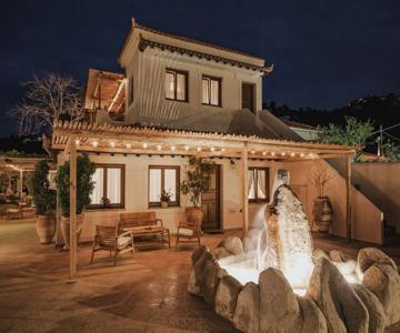 Fasolaki, Skopelos Town