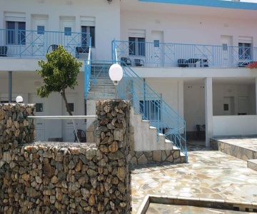 Akrotiri Rooms