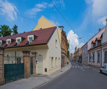 Paon Boutique Apartments