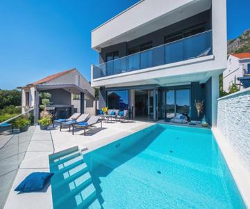 Exclusive Villa Mative