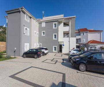 Apartments Crnekovic Tomislava
